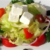 Греческий салат с адыгейским сыром
