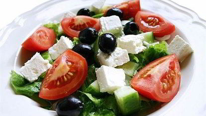 Рецепт Греческого салата с красным луком