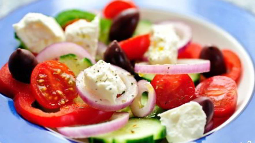 Рецепт греческого салата с помидорами