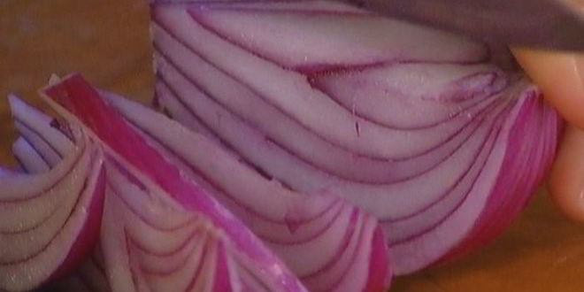 Рецепт салата из гречки с копченой курицей, помидорами и руколой