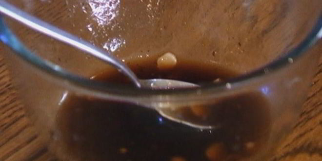 Рецепт салата из гречки с копченой курицей, помидорами и руколой