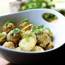 Рецепт Картофельного салата с лимоном и базиликом