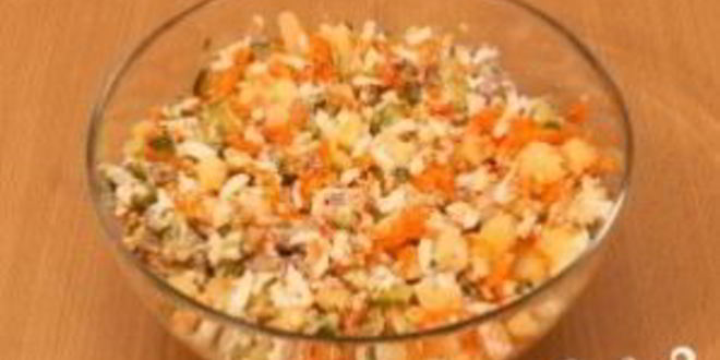 Рецепт картофельного салата с соленым огурцом