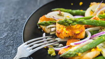 Рецепт Картофельного салата с сыром халуми и стручковой фасолью