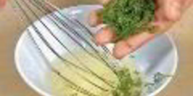 Рецепт салата из молодого картофеля со скумбрией