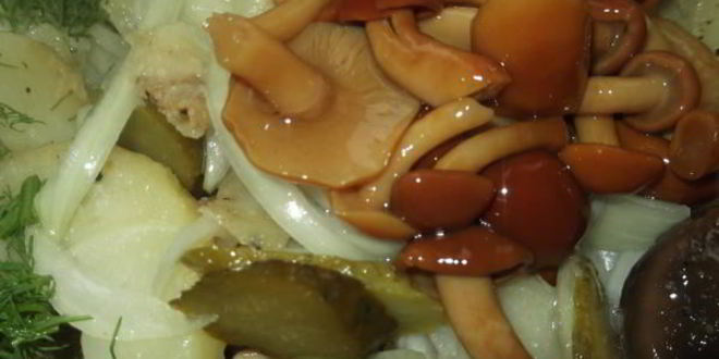 Рецепт салата с картофелем и грибами