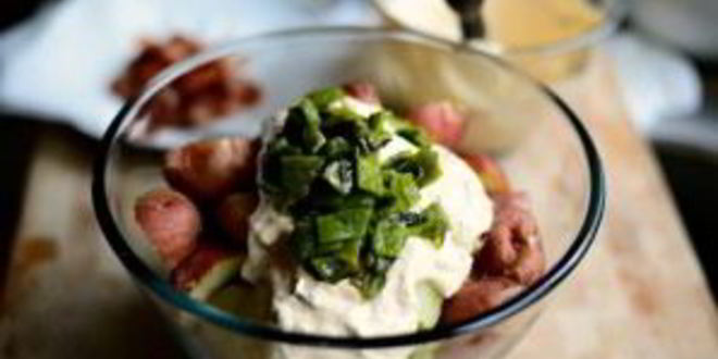 Рецепт салата с запеченным картофелем