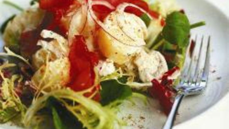 Рецепт теплого картофельного салата с бастурмой