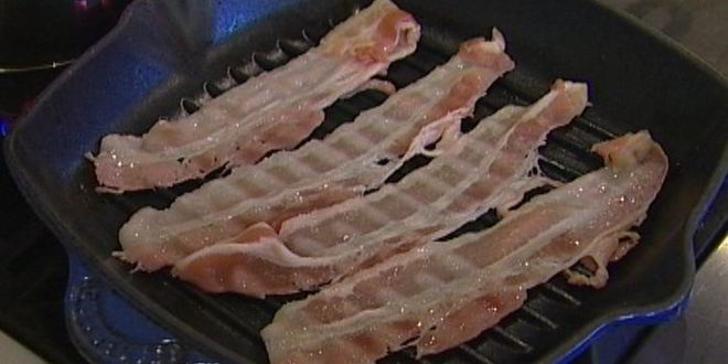 Рецепт теплого салата с картофелем и беконом