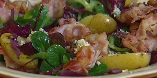 Рецепт теплого салата с картофелем и беконом