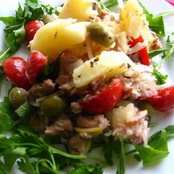 Рецепт Теплого салата с картофелем и тунцом