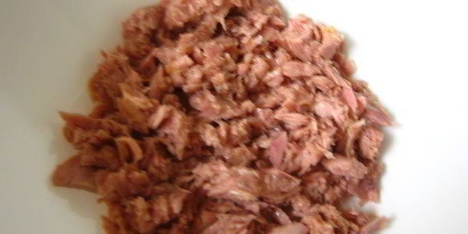 Рецепт теплого салата с картофелем и тунцом