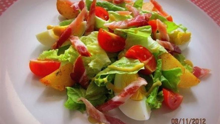 Рецепт теплого салата с картофелем поздний завтрак