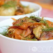 Теплый салат с картофелем