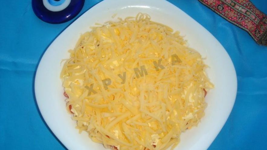 Рецепт классического восточного салата с колбасой