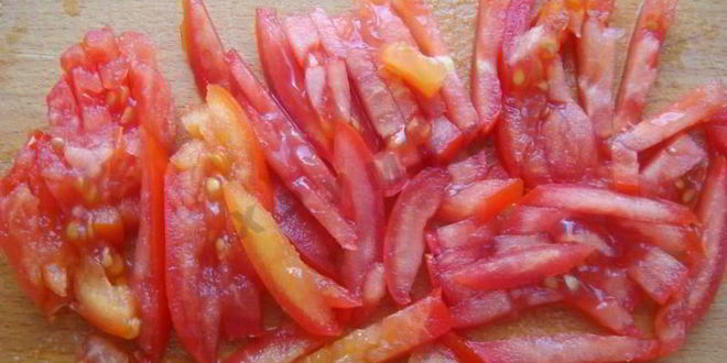 Рецепт классического восточного салата с колбасой