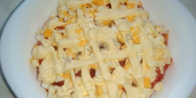 Рецепт классического восточного салата с колбасой