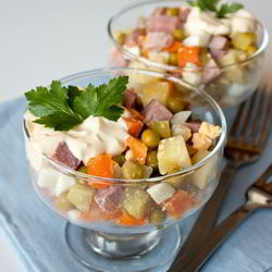 Рецепт Оливье с копченым языком