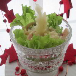 Рецепт Оливье с окороком и грушей