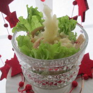 Рецепт Оливье с окороком и грушей