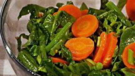 Рецепт Салата из моркови и шпината