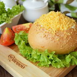 Рецепт Булочек, фаршированных салатом Мимоза