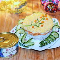 Салат Мимоза с тунцом и йогуртом