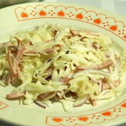 Рецепт Салата с капустой и копченой колбасой
