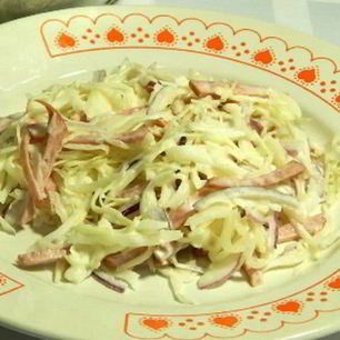 Рецепт Салата с капустой и копченой колбасой