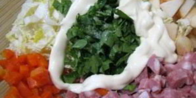 Рецепт салата с капустой и копченой колбасой