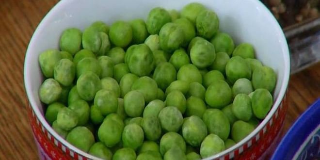 Рецепт салата с крабами, белой фасолью и спаржей