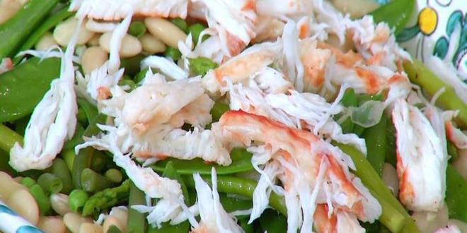 Рецепт салата с крабами, белой фасолью и спаржей