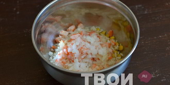Рецепт салата с креветками и кукурузой