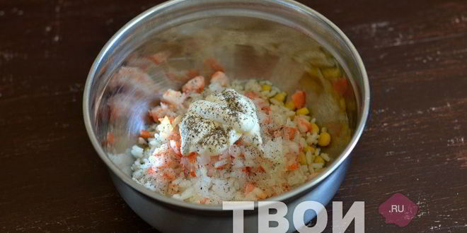 Рецепт салата с креветками и кукурузой