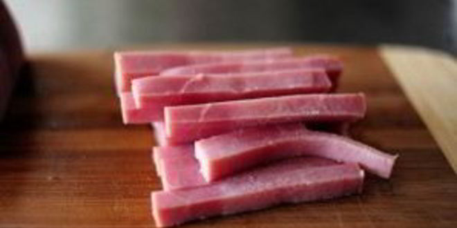 Рецепт салата с курицей и ветчиной