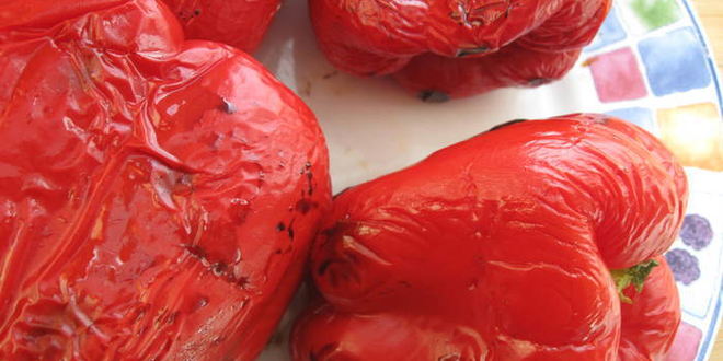 Рецепт салата с курицей и запеченной паприкой в восточном стил