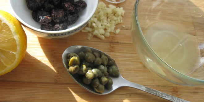 Рецепт салата с курицей и запеченной паприкой в восточном стил