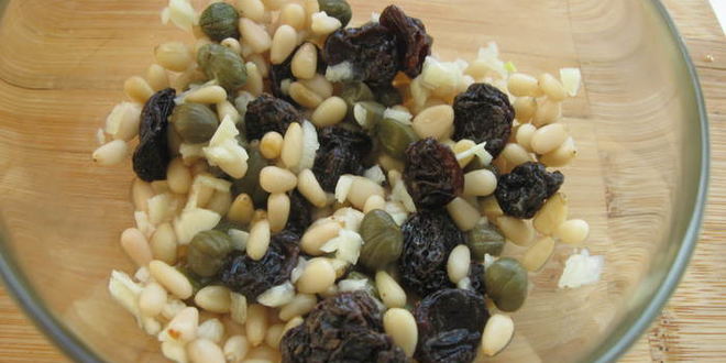 Рецепт салата с курицей и запеченной паприкой в восточном стил