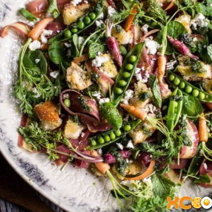 Рецепт Салата с морковью и сухариками