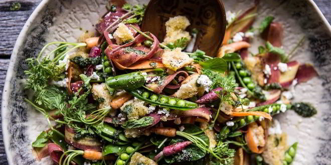 Рецепт салата с морковью и сухариками