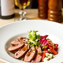 Рецепт Салата с уткой и печеным сладким перцем