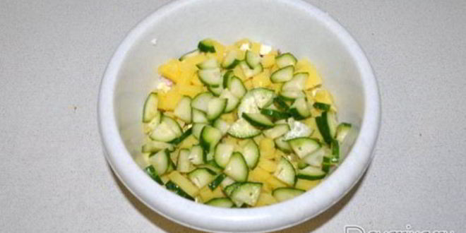 Рецепт салата со щупальцами кальмара и картофелем