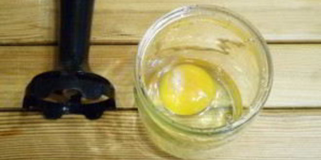 Рецепт домашнего майонеза на курином яйце с чесноком и зеленью