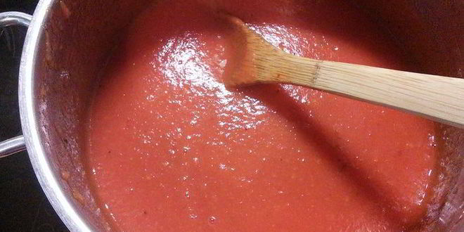 Рецепт домашнего томатно-яблочный кетчуп со свежими пряными травами