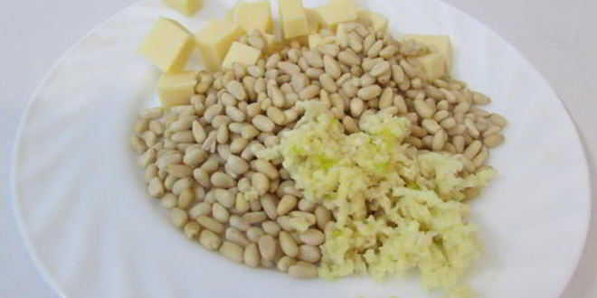 Рецепт филе индейки с соусом песто из укропа