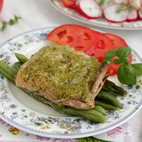 Рецепт Лосося с соусом песто