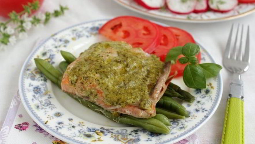 Рецепт лосося с соусом песто