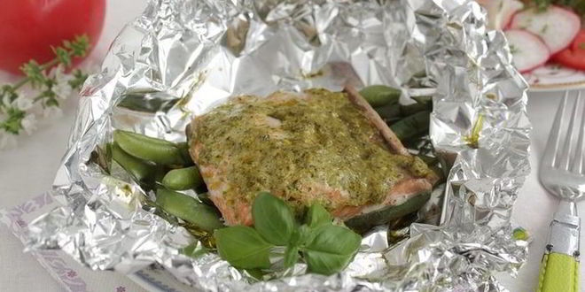 Рецепт лосося с соусом песто