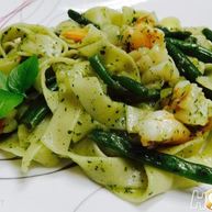 Рецепт Пасты с креветками и фасолью под соусом песто