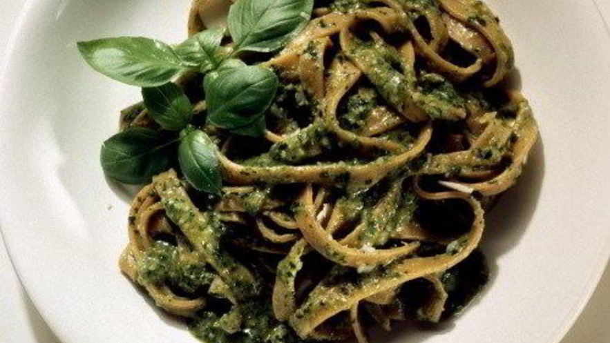 Рецепт пасты с соусом песто из рукколы и грецких орехов